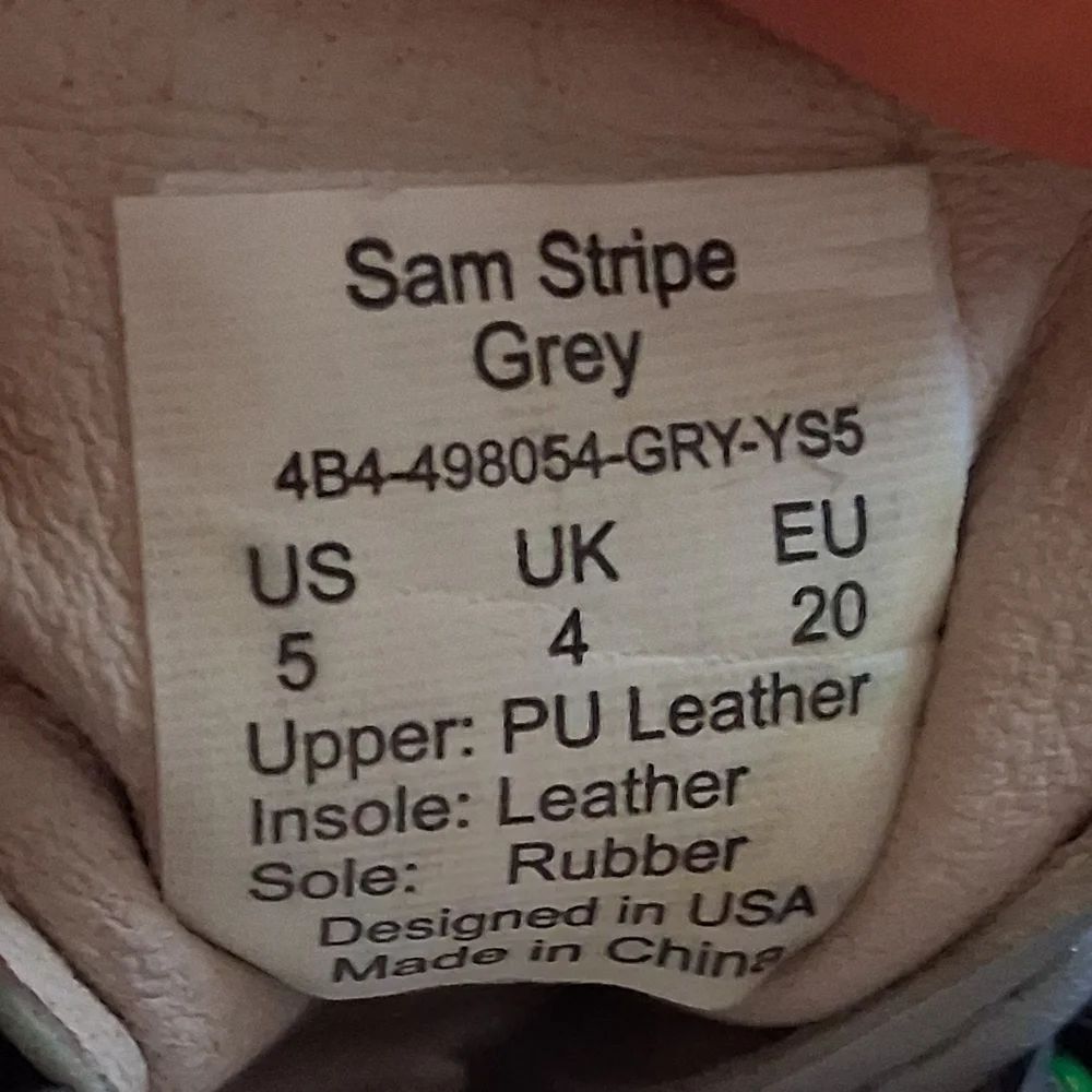 Mimi+Kai Gray and Green Baby Walkers Sz 5